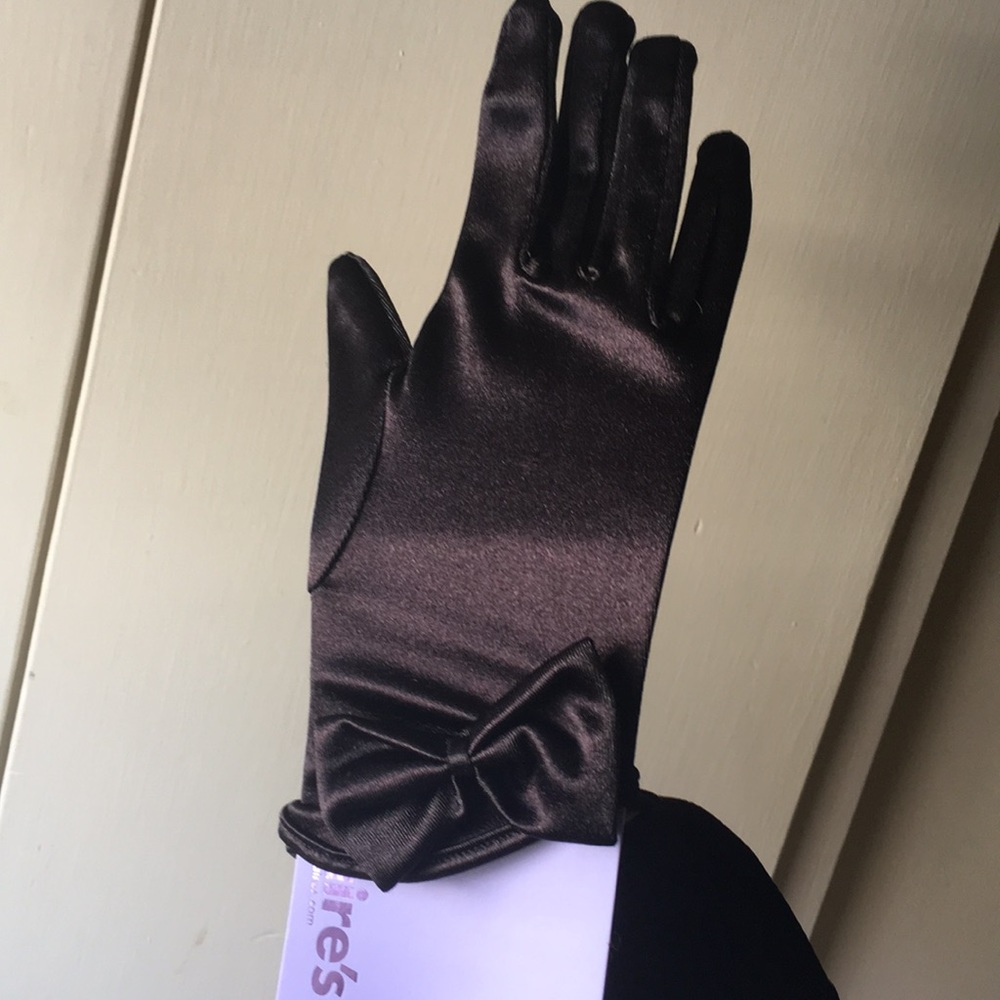 Claire’s NWT Black fashion gloves with bow